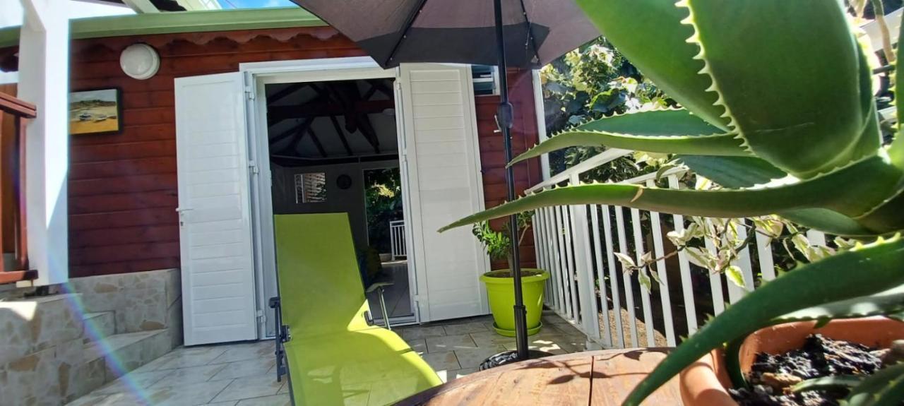 Gite Mamour - Charmant Petit Bungalow A Decouvrir Baillif Zewnętrze zdjęcie