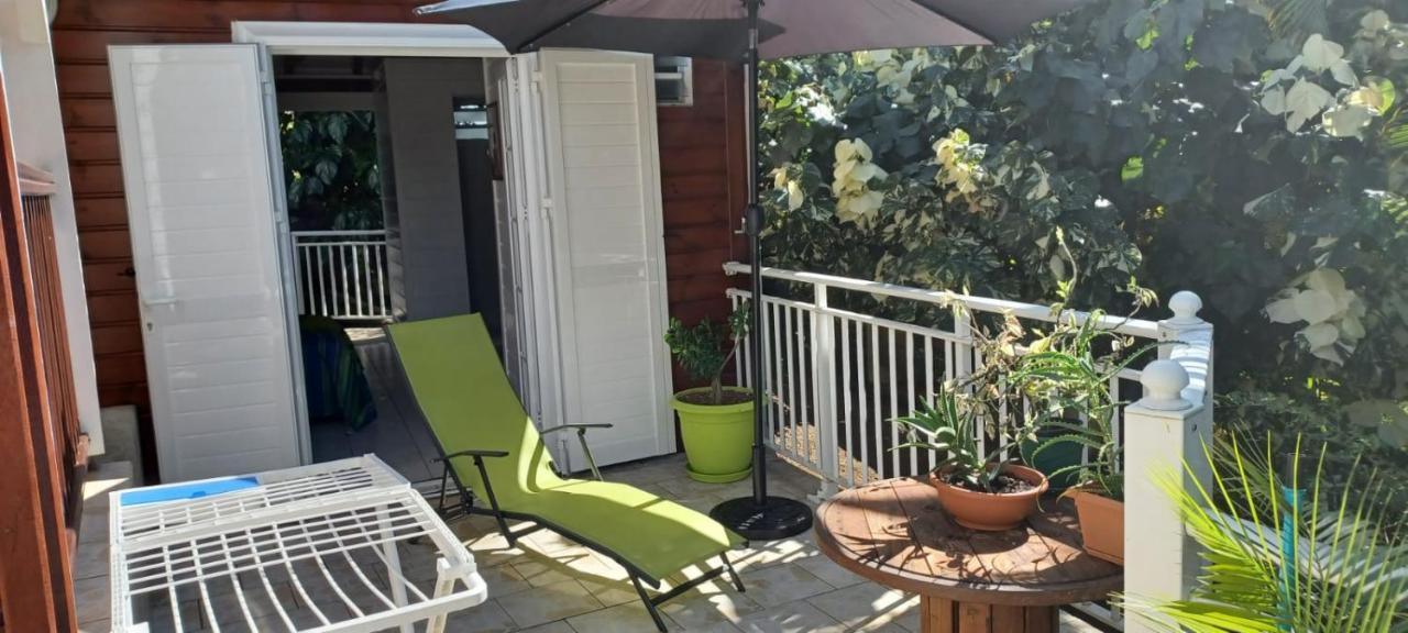 Gite Mamour - Charmant Petit Bungalow A Decouvrir Baillif Zewnętrze zdjęcie